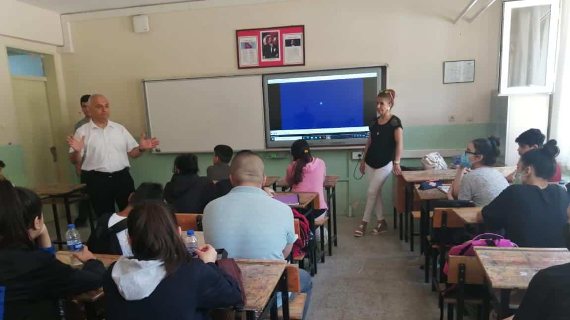 Ulucak Ayşe Hasan Türkmen ortaokulunda okulumuzu ve bölümlerimizi tanıttık